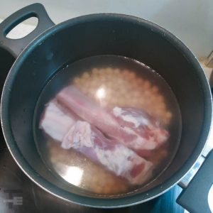 Cotillas y Chorizo en cazo