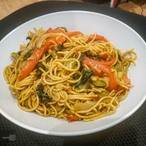 Emplatado Chow Mein